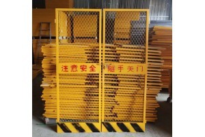 電梯門防護網(wǎng)與人貨梯護欄 保障施工安全的重要設(shè)備